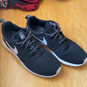 Nike Roshe One Shoes